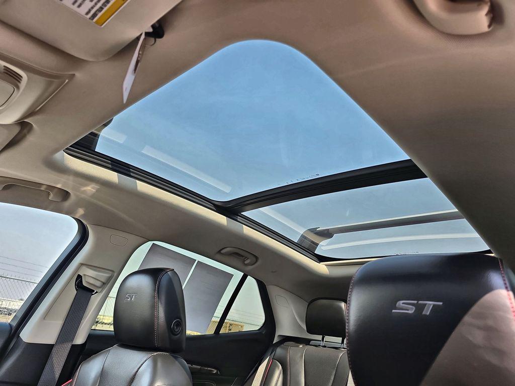 used 2023 Buick Envision car, priced at $34,900