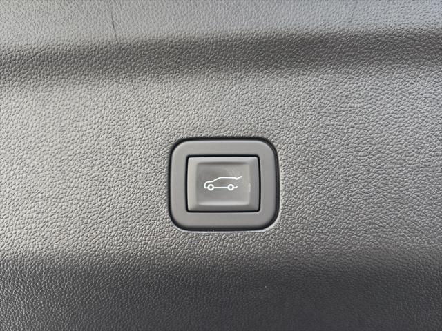 new 2025 GMC Yukon XL car, priced at $80,405