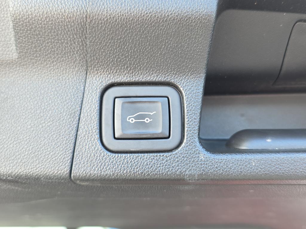 used 2023 GMC Acadia car, priced at $27,899