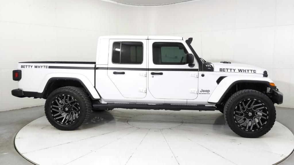 used 2021 Jeep Gladiator car, priced at $39,625