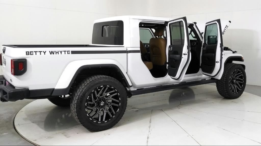 used 2021 Jeep Gladiator car, priced at $39,625