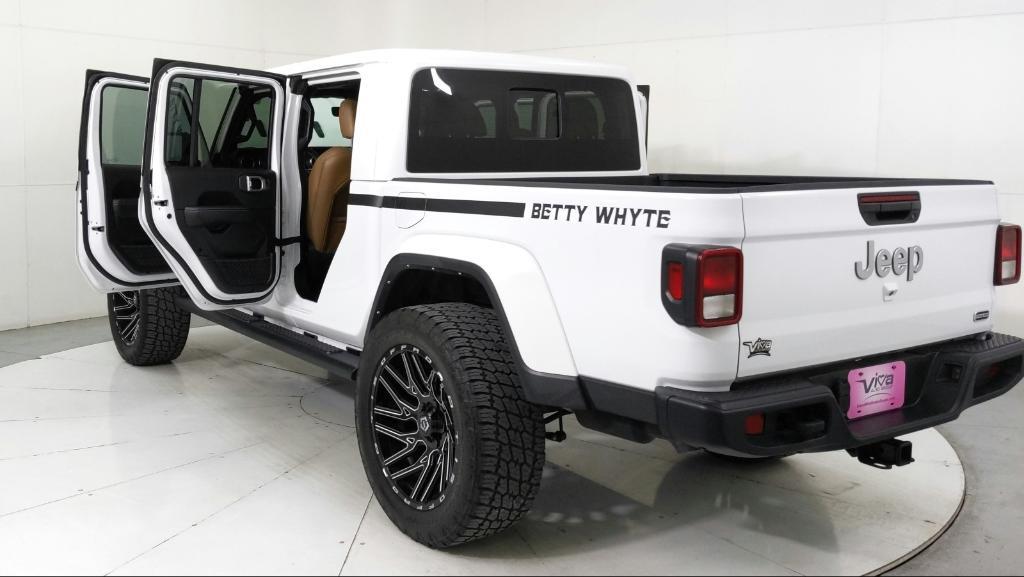 used 2021 Jeep Gladiator car, priced at $39,625