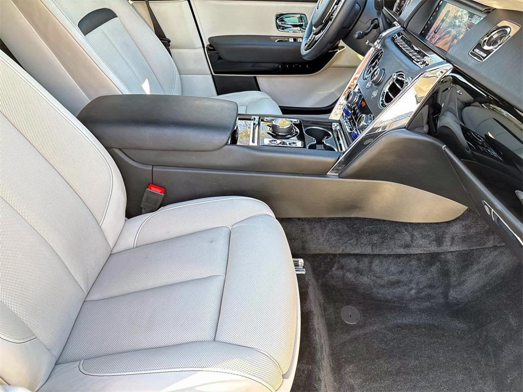 used 2021 Rolls-Royce Cullinan car, priced at $248,911
