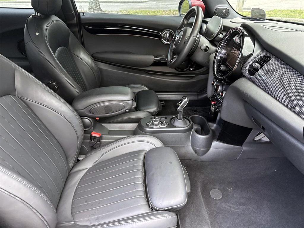 used 2023 MINI Hardtop car, priced at $29,153