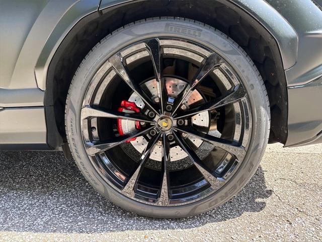 used 2023 Lamborghini Urus car, priced at $239,993