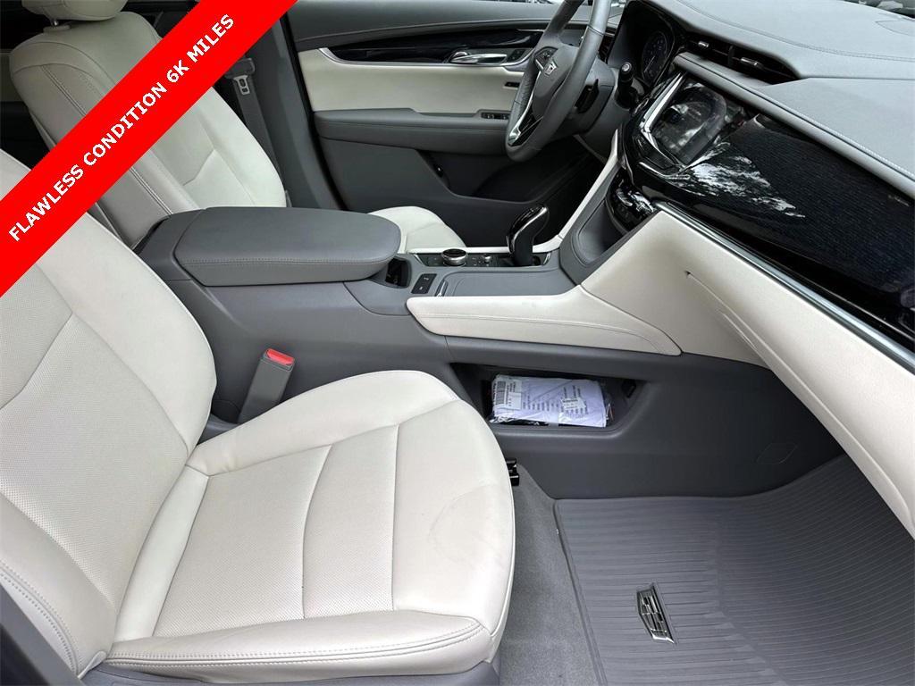 used 2024 Cadillac XT6 car, priced at $49,992
