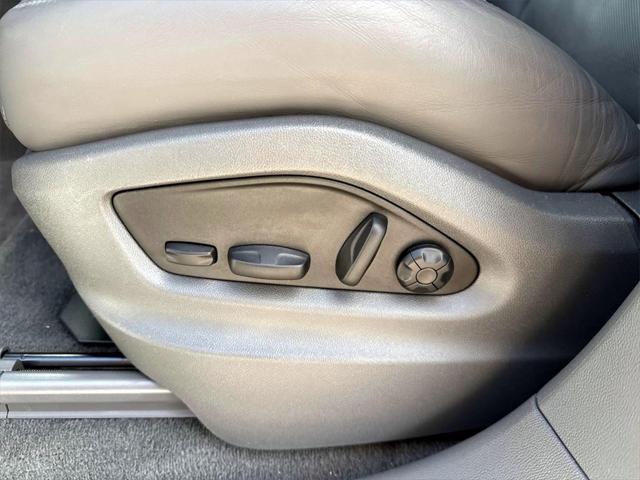 used 2023 Porsche Cayenne E-Hybrid car, priced at $79,991