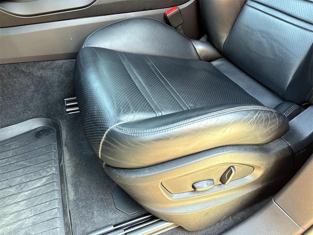 used 2023 Porsche Cayenne car, priced at $62,992