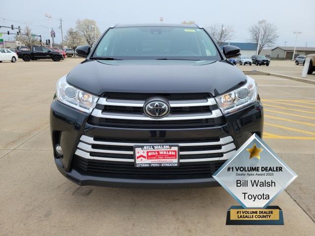 used 2019 Toyota Highlander car, priced at $27,900