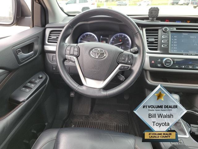 used 2019 Toyota Highlander car, priced at $27,900