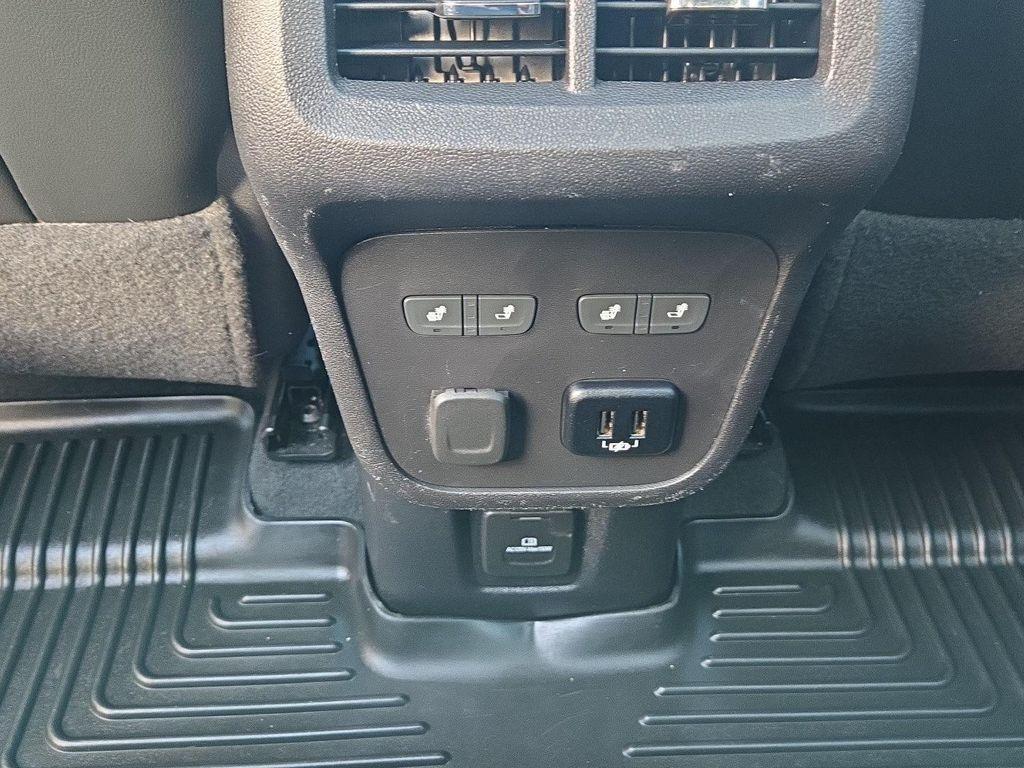 used 2018 Chevrolet Equinox car, priced at $10,489