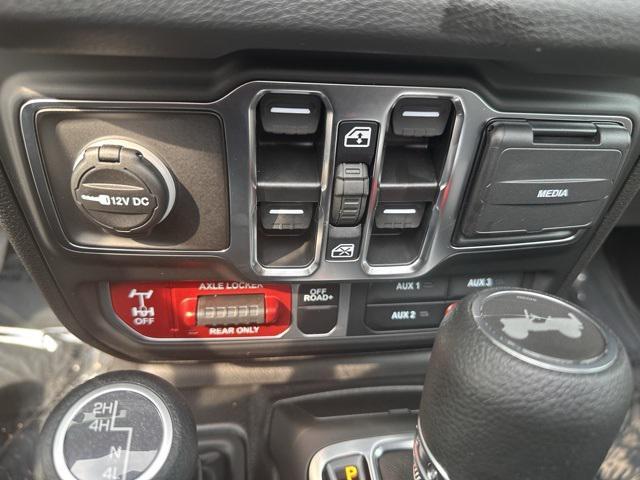 new 2025 Jeep Wrangler car, priced at $50,275