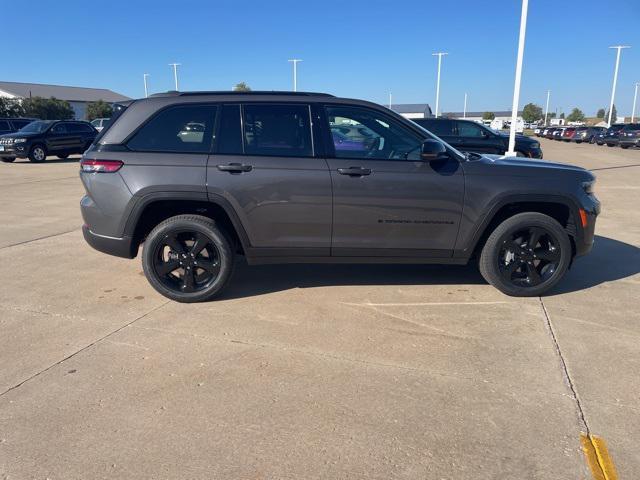 new 2025 Jeep Grand Cherokee car, priced at $48,535