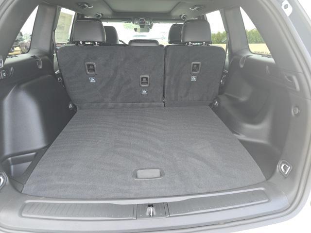 new 2025 Jeep Grand Cherokee car, priced at $52,040