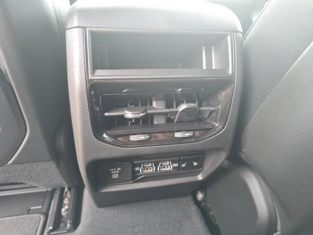 new 2025 Jeep Grand Cherokee car, priced at $52,040