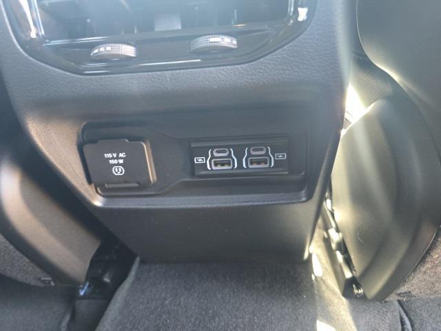 new 2025 Jeep Grand Cherokee car, priced at $45,475