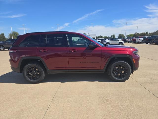 new 2025 Jeep Grand Cherokee car, priced at $45,475