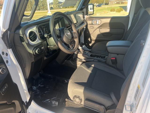 new 2025 Jeep Wrangler car, priced at $54,580