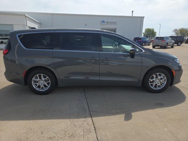 new 2025 Chrysler Pacifica car, priced at $44,940
