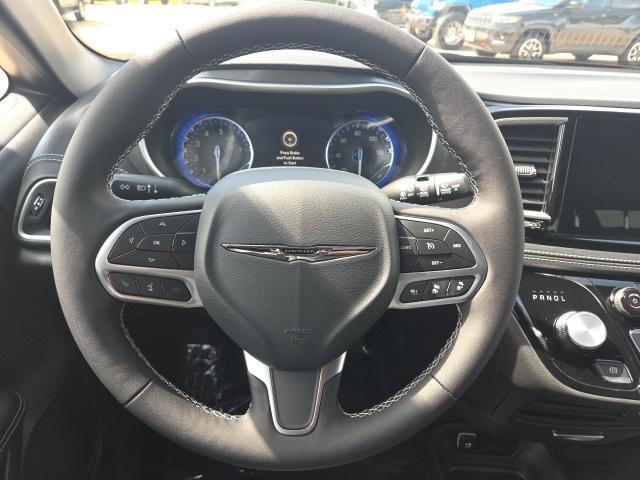 new 2025 Chrysler Pacifica car, priced at $44,940