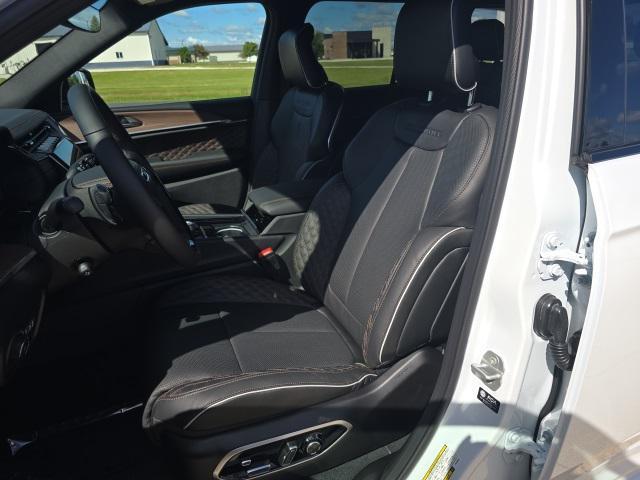 new 2025 Jeep Grand Cherokee car, priced at $60,830