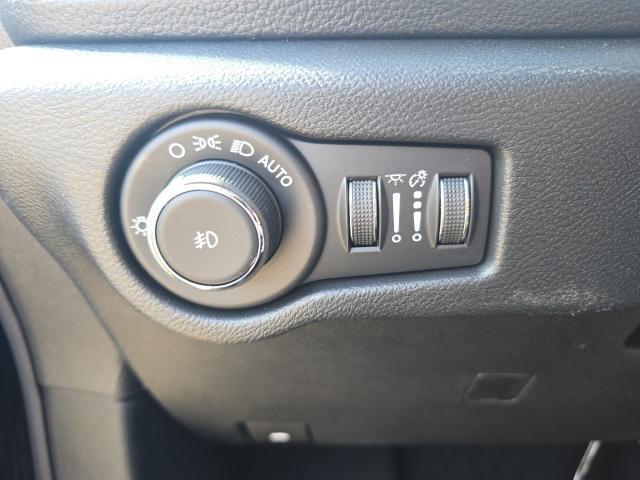 new 2025 Chrysler Pacifica car, priced at $44,940