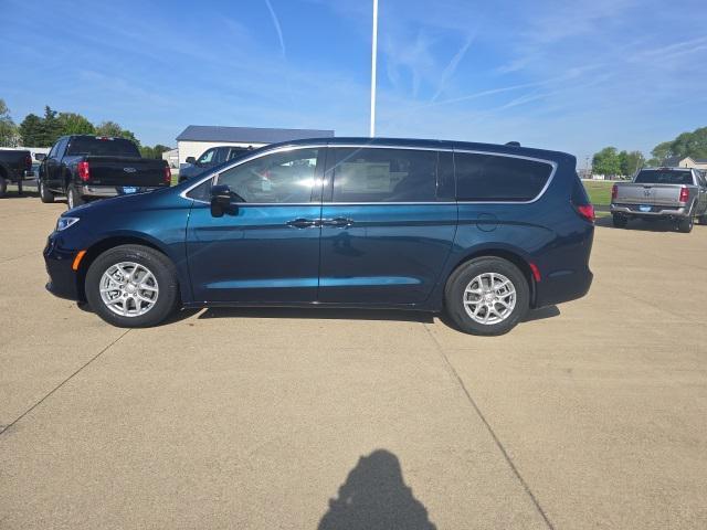 new 2025 Chrysler Pacifica car, priced at $44,940