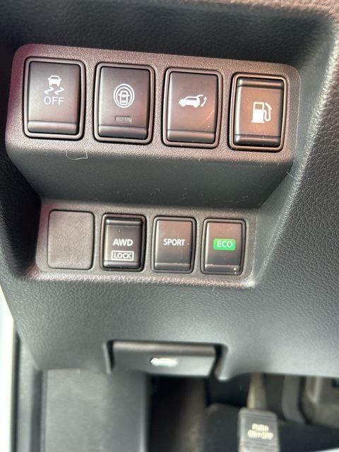 used 2020 Nissan Rogue car, priced at $13,899