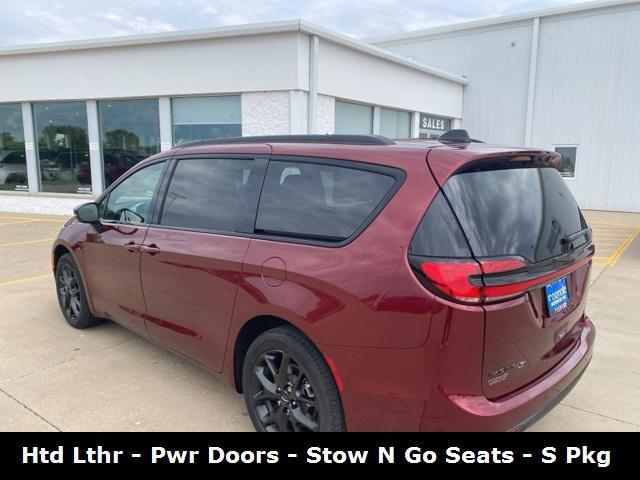 used 2023 Chrysler Pacifica car, priced at $40,804