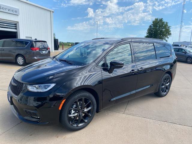 new 2024 Chrysler Pacifica car, priced at $44,750