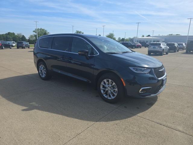 new 2025 Chrysler Pacifica car, priced at $49,215