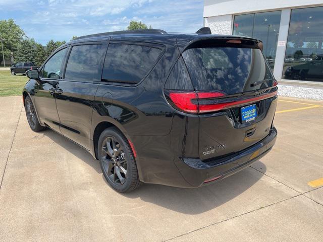 new 2024 Chrysler Pacifica car, priced at $44,750