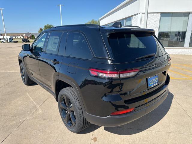 new 2025 Jeep Grand Cherokee car, priced at $44,175