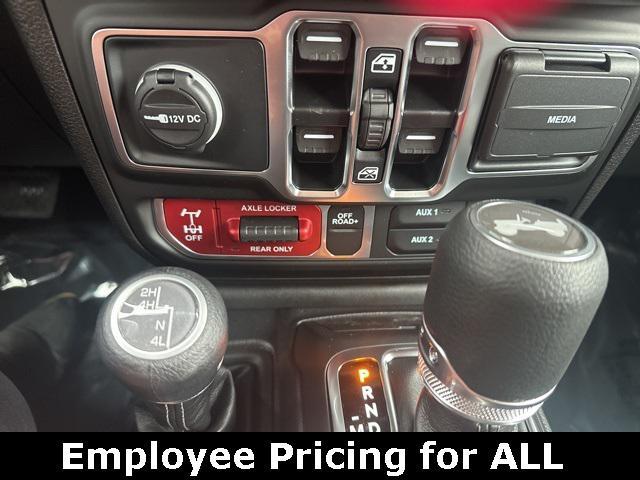 new 2025 Jeep Wrangler car, priced at $48,641