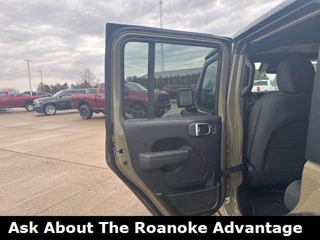 new 2025 Jeep Wrangler car, priced at $45,975