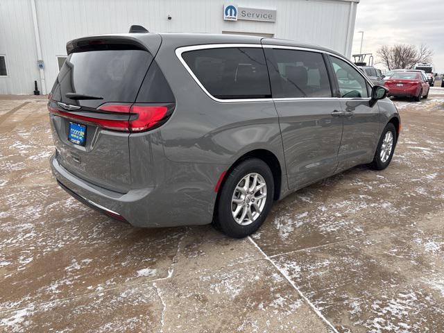 new 2025 Chrysler Pacifica car, priced at $43,285