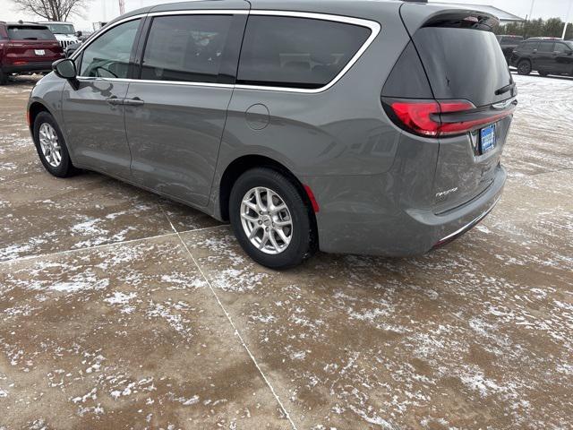 new 2025 Chrysler Pacifica car, priced at $43,285