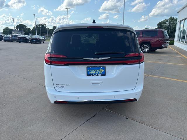 new 2025 Chrysler Pacifica car, priced at $39,945