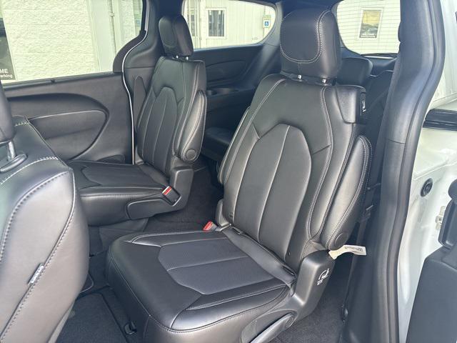new 2025 Chrysler Pacifica car, priced at $39,945