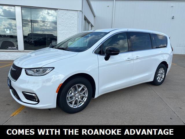 new 2025 Chrysler Pacifica car, priced at $41,445