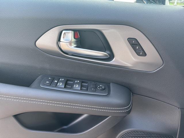 new 2025 Chrysler Pacifica car, priced at $39,945