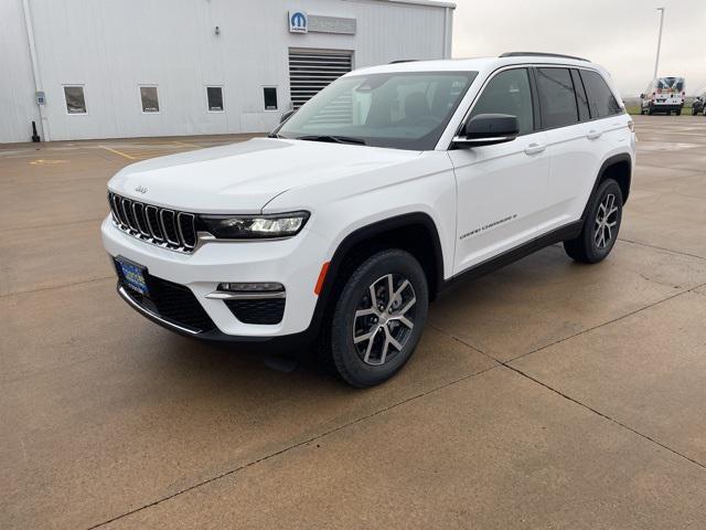 new 2025 Jeep Grand Cherokee car, priced at $49,215