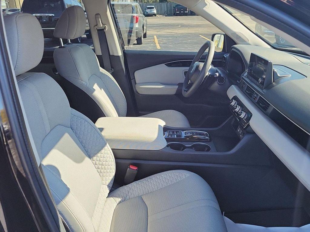 used 2023 Honda Pilot car, priced at $29,999