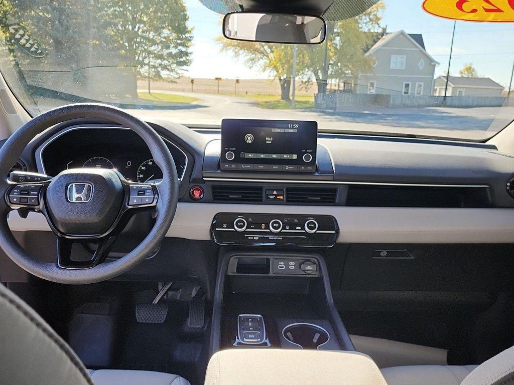 used 2023 Honda Pilot car, priced at $29,999