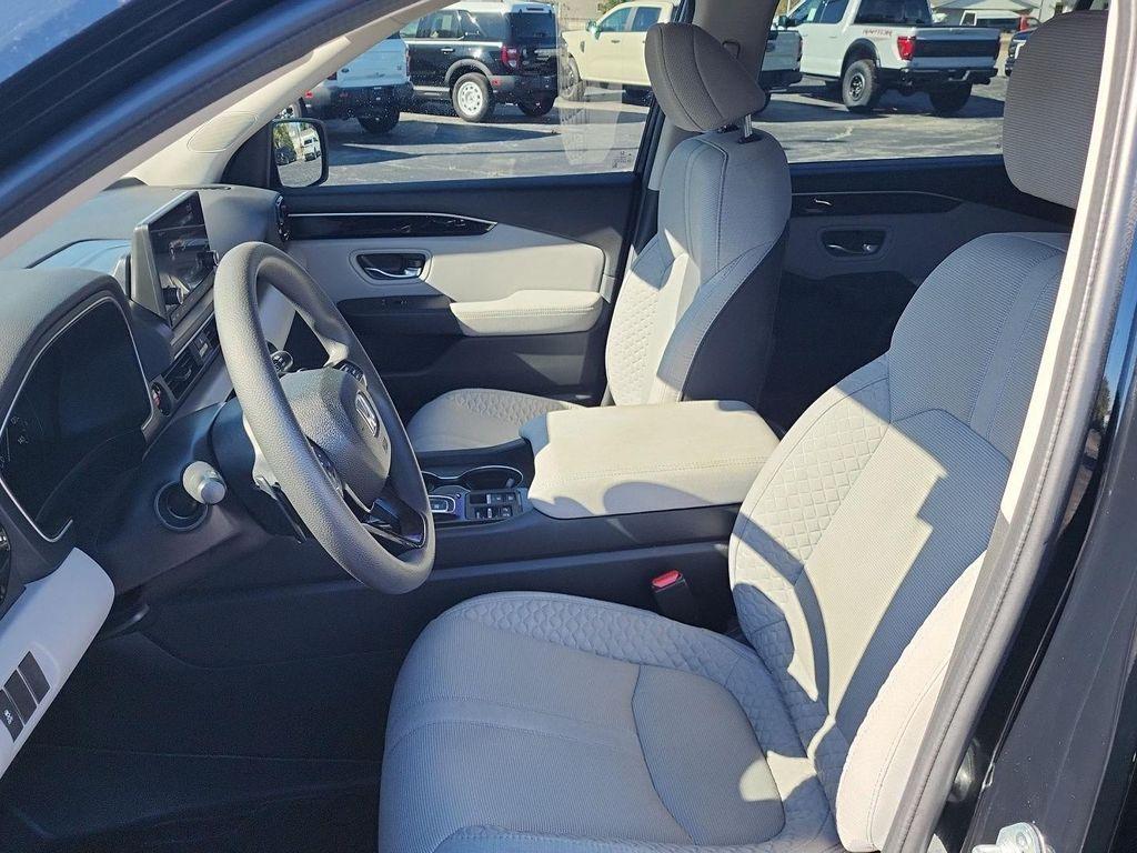 used 2023 Honda Pilot car, priced at $29,999