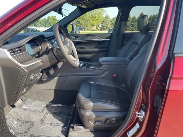 new 2025 Jeep Grand Cherokee car, priced at $48,535