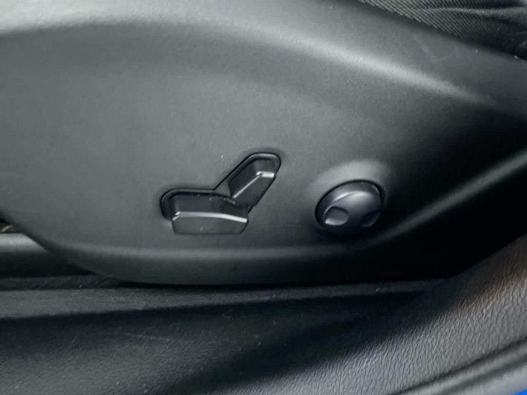 used 2023 Jeep Cherokee car, priced at $23,038