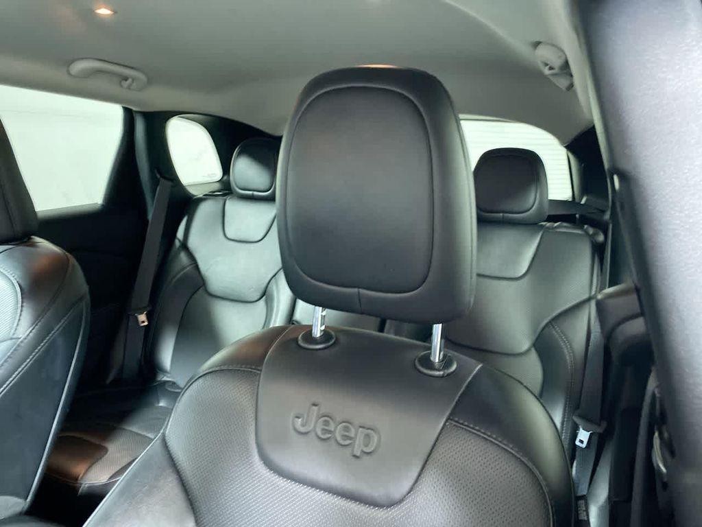 used 2023 Jeep Cherokee car, priced at $23,038