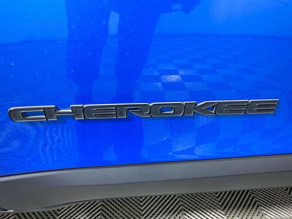 used 2023 Jeep Cherokee car, priced at $23,038