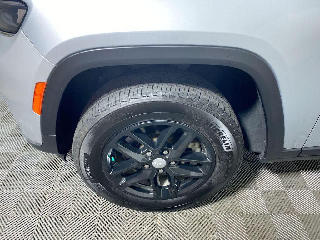 used 2023 Jeep Grand Cherokee L car, priced at $27,995